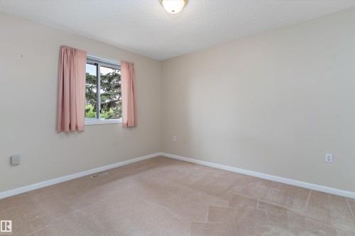 27 13217 155 Avenue, Edmonton, AB - Indoor Photo Showing Other Room