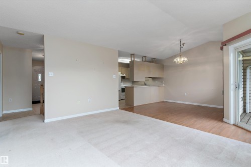 27 13217 155 Avenue, Edmonton, AB - Indoor Photo Showing Kitchen