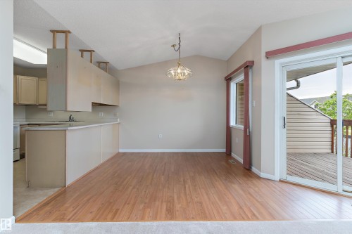 27 13217 155 Avenue, Edmonton, AB - Indoor Photo Showing Kitchen