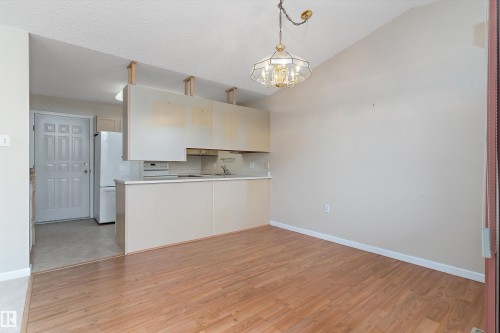 27 13217 155 Avenue, Edmonton, AB - Indoor Photo Showing Kitchen