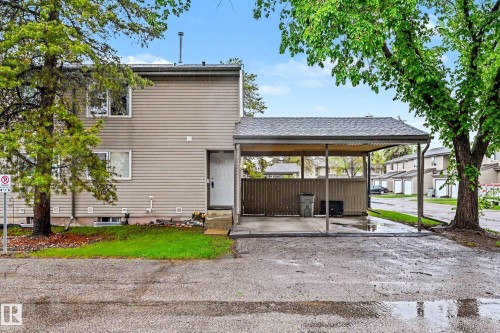 15 AKINSDALE Gardens  St. Albert, AB T8N 3M6