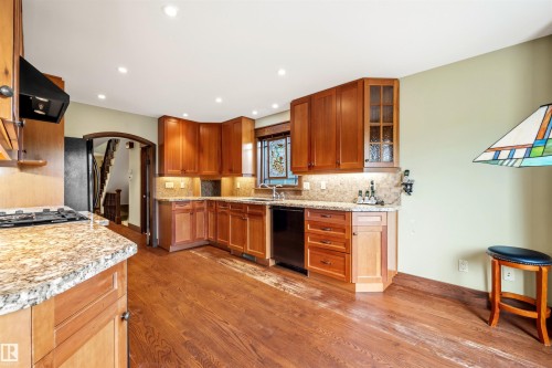 9652 86 Avenue, Edmonton, AB 