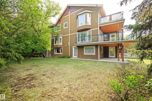 9652 86 Avenue, Edmonton, AB 