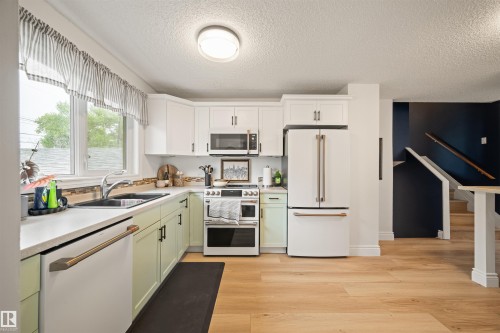 3814 Ada Boulevard, Edmonton, AB 