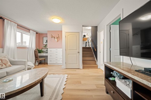 3814 Ada Boulevard, Edmonton, AB 