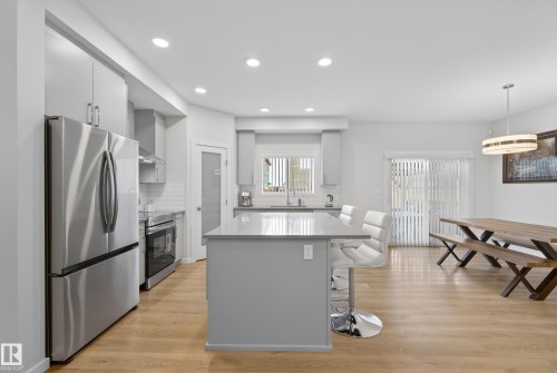 167 Catria Point(E), Sherwood Park, AB - Indoor Photo Showing Kitchen With Stainless Steel Kitchen With Upgraded Kitchen