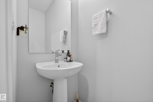 167 Catria Point(E), Sherwood Park, AB - Indoor Photo Showing Bathroom