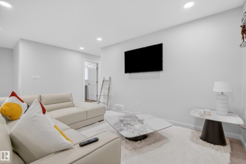 167 Catria Point(E), Sherwood Park, AB - Indoor Photo Showing Living Room