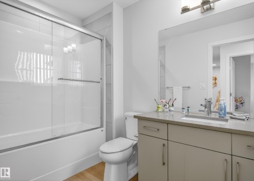 167 Catria Point(E), Sherwood Park, AB - Indoor Photo Showing Bathroom