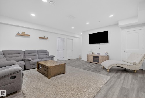 167 Catria Point(E), Sherwood Park, AB - Indoor Photo Showing Living Room
