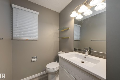 3526 42 Avenue, Edmonton, AB 
