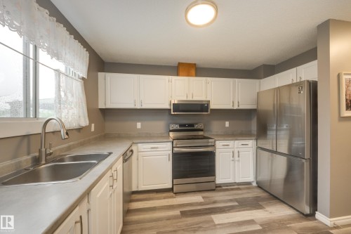 3526 42 Avenue, Edmonton, AB 