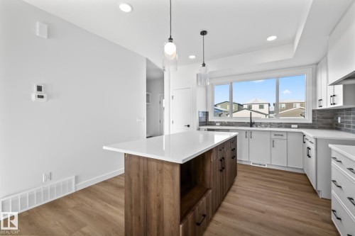 206 Starling Way, Fort Saskatchewan, AB - Indoor Photo Showing Kitchen With Upgraded Kitchen