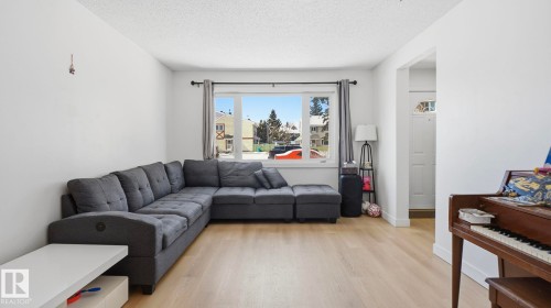 Living room - 20C Callingwood Court, Edmonton, AB - Indoor Photo Showing Living Room