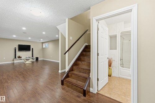 478 Ainslie Crescent, Edmonton, AB 