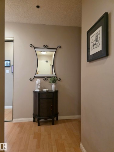 203 10171 119 Street, Edmonton, AB 