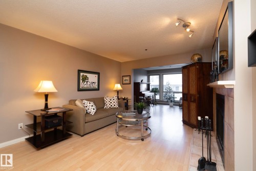 203 10171 119 Street, Edmonton, AB 