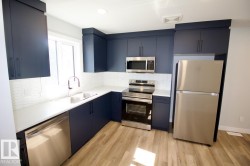 GARAGE 8043 CEDRIC MAH Road NW Edmonton, AB T6W 4M9