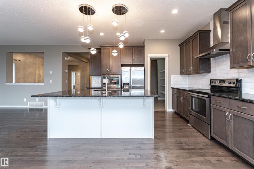 17523 56 Street, Edmonton, AB 