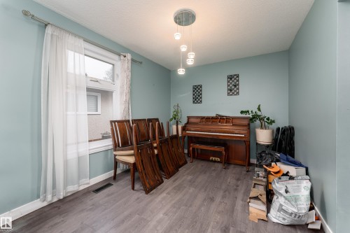 8011 44 Avenue, Edmonton, AB 