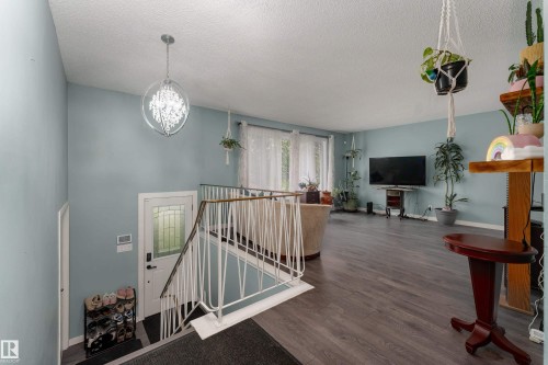 8011 44 Avenue, Edmonton, AB 