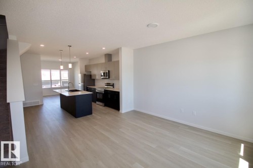 Upper 9642 Colak Link Sw, Edmonton, AB 