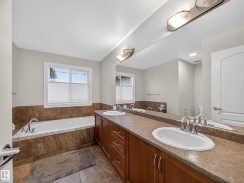 72 Foxboro Run, Sherwood Park, AB 