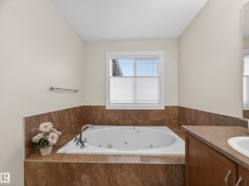 72 Foxboro Run, Sherwood Park, AB 