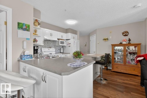 203 5102 49 Avenue, Leduc, AB - Indoor Photo Showing Kitchen