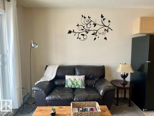 324 70 Woodsmere Close, Fort Saskatchewan, AB - Indoor Photo Showing Living Room