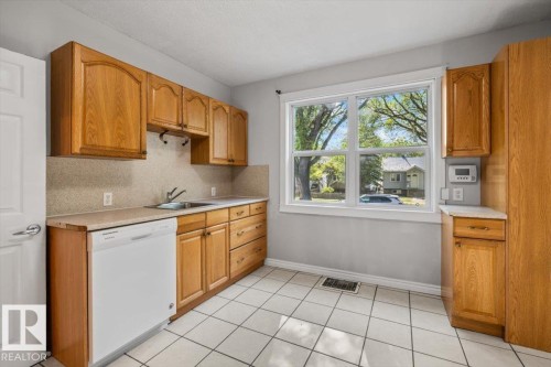 11241 84 Street, Edmonton, AB - Indoor Photo Showing Kitchen