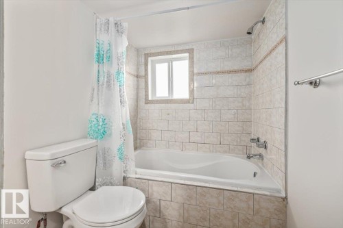 11241 84 Street, Edmonton, AB - Indoor Photo Showing Bathroom
