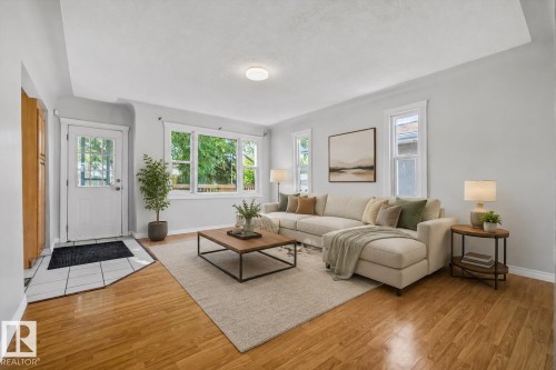 11241 84 Street, Edmonton, AB - Indoor Photo Showing Living Room