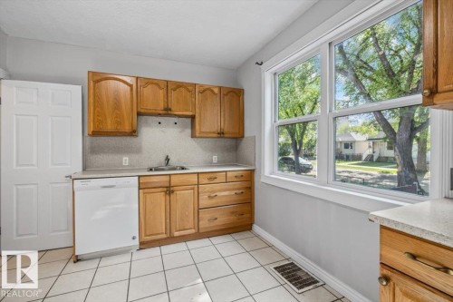 11241 84 Street, Edmonton, AB - Indoor Photo Showing Kitchen
