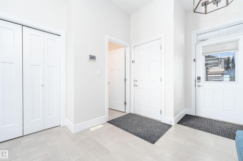 3318 Parker Loop, Edmonton, AB - Indoor Photo Showing Other Room