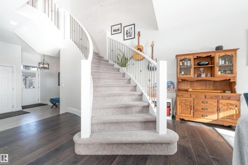 Stairs to 2nd floor - 3318 Parker Loop, Edmonton, AB - Indoor Photo Showing Other Room
