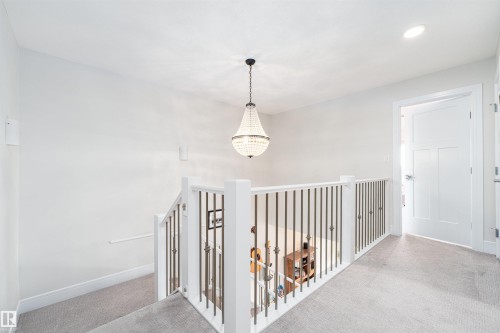3318 Parker Loop, Edmonton, AB - Indoor Photo Showing Other Room