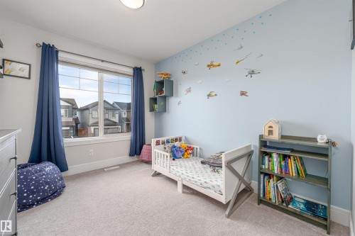 3318 Parker Loop, Edmonton, AB - Indoor Photo Showing Bedroom
