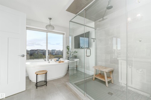 3318 Parker Loop, Edmonton, AB - Indoor Photo Showing Bathroom