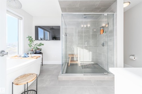 3318 Parker Loop, Edmonton, AB - Indoor Photo Showing Bathroom
