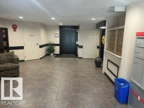 415 10951 124 Street, Edmonton, AB - Indoor