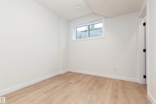 10946 62 Avenue, Edmonton, AB 
