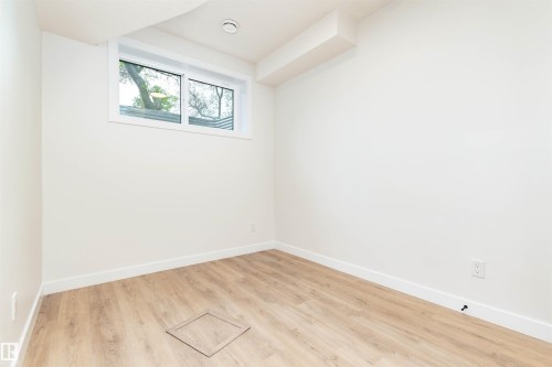10946 62 Avenue, Edmonton, AB 