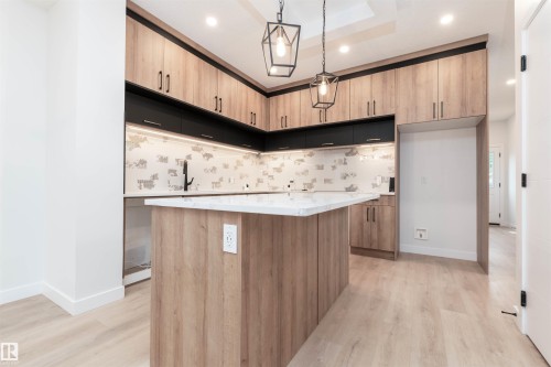 10946 62 Avenue, Edmonton, AB 