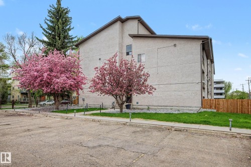 009 10520 80 Avenue, Edmonton, AB - Outdoor