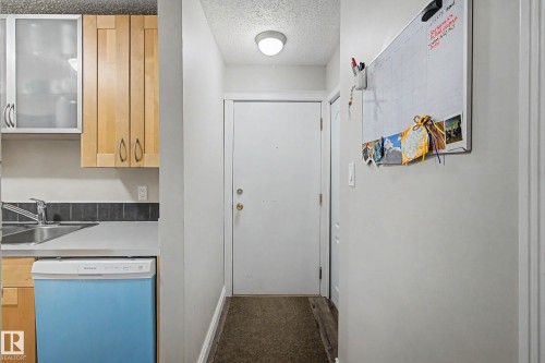 009 10520 80 Avenue, Edmonton, AB - Indoor