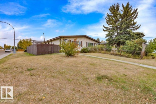 10822 134 Avenue, Edmonton, AB 
