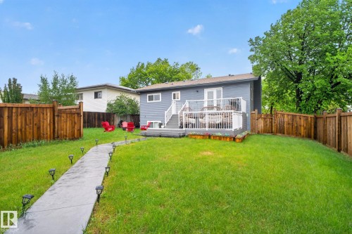 17404 95 Street, Edmonton, AB 