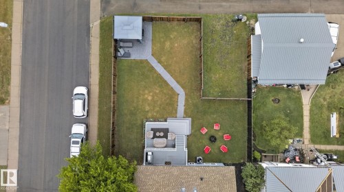 17404 95 Street, Edmonton, AB 