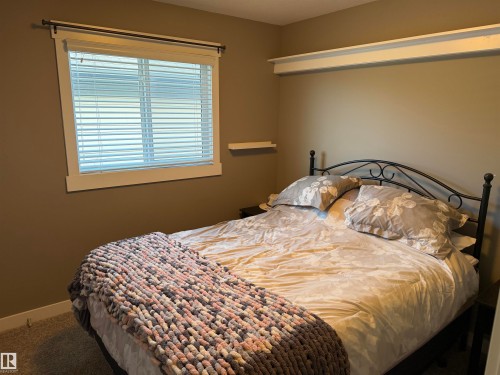 7028 174 Avenue, Edmonton, AB - Indoor Photo Showing Bedroom